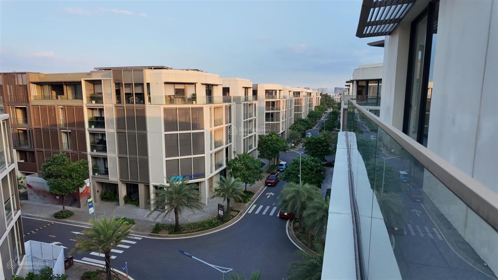 Cho thuê shophouse góc the global city 2mt  htcb  có thang máy  ngay wiyo complex