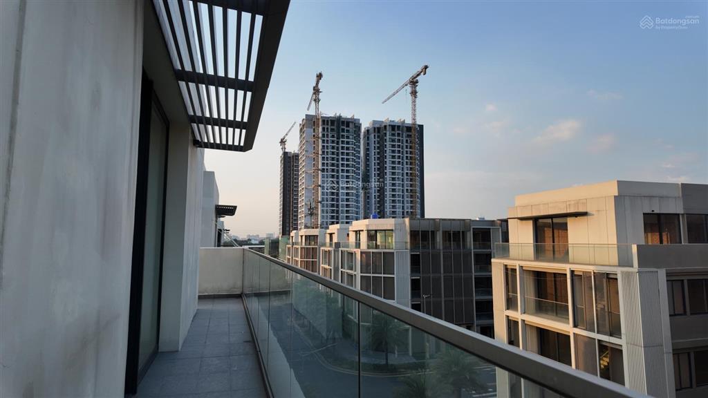 Cho thuê shophouse góc the global city 2mt  htcb  có thang máy  ngay wiyo complex