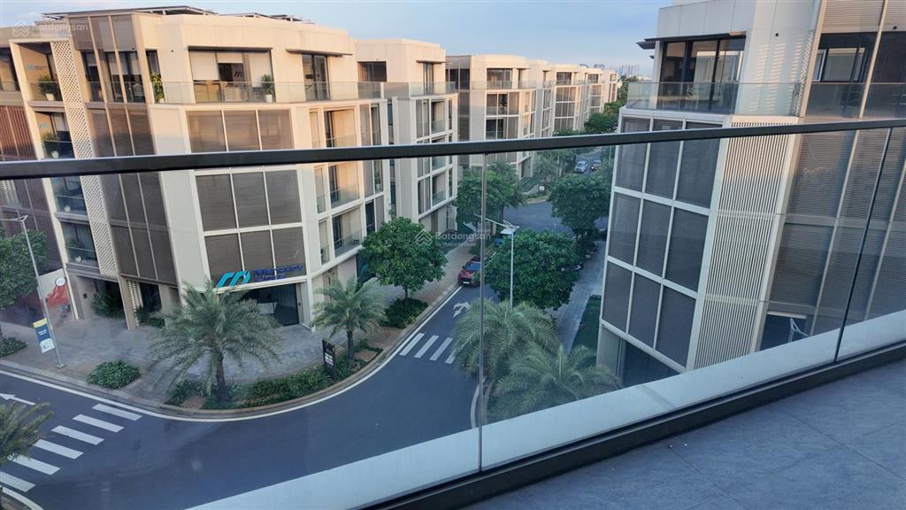 Cho thuê shophouse góc the global city 2mt  htcb  có thang máy  ngay wiyo complex