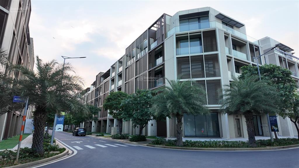 Cho thuê shophouse góc the global city 2mt  htcb  có thang máy  ngay wiyo complex