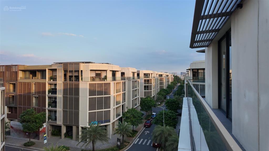Cho thuê shophouse góc the global city 2mt  htcb  có thang máy  ngay wiyo complex