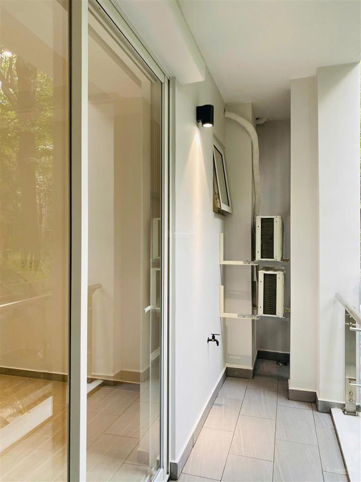 Hiếm palm residence  nhà phố 6x17m vừa hoàn thiện full nội thất mới, compound  70tr/tháng