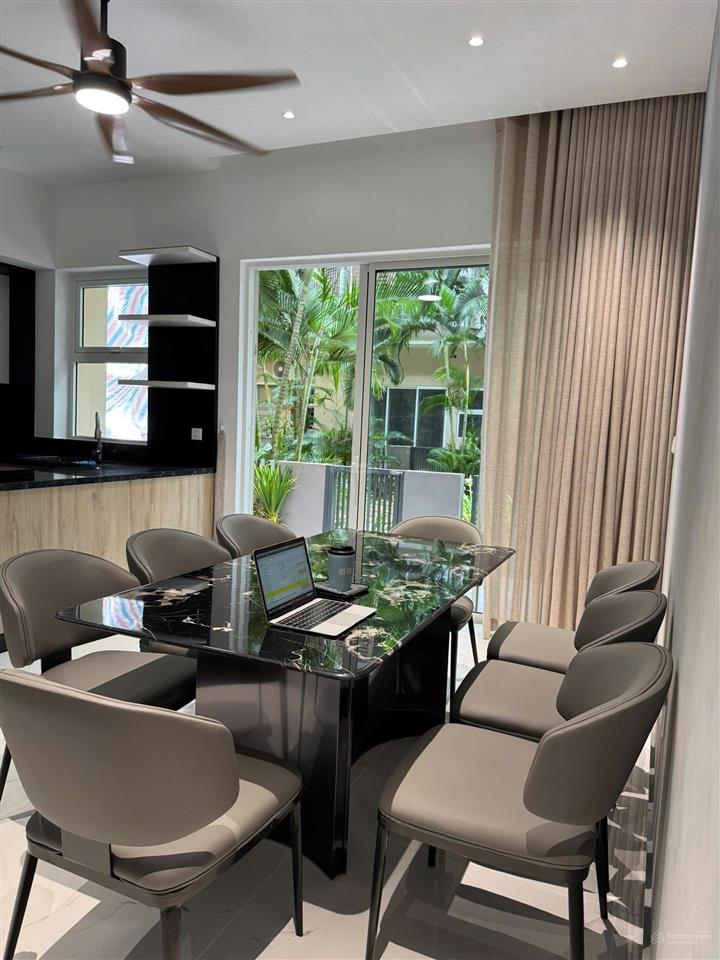 Hiếm palm residence  nhà phố 6x17m vừa hoàn thiện full nội thất mới, compound  70tr/tháng