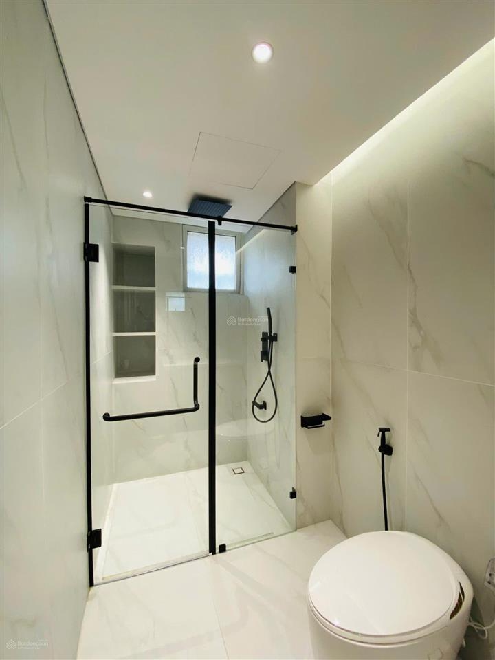 Hiếm palm residence  nhà phố 6x17m vừa hoàn thiện full nội thất mới, compound  70tr/tháng