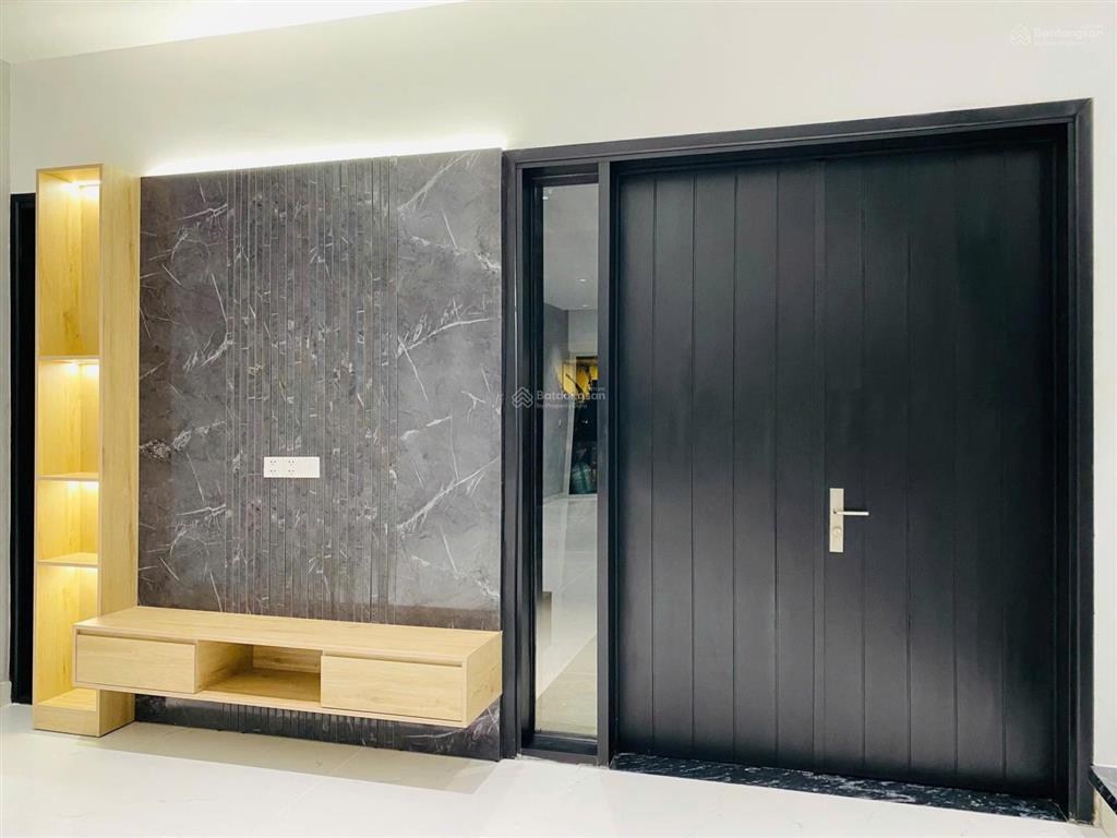 Hiếm palm residence  nhà phố 6x17m vừa hoàn thiện full nội thất mới, compound  70tr/tháng