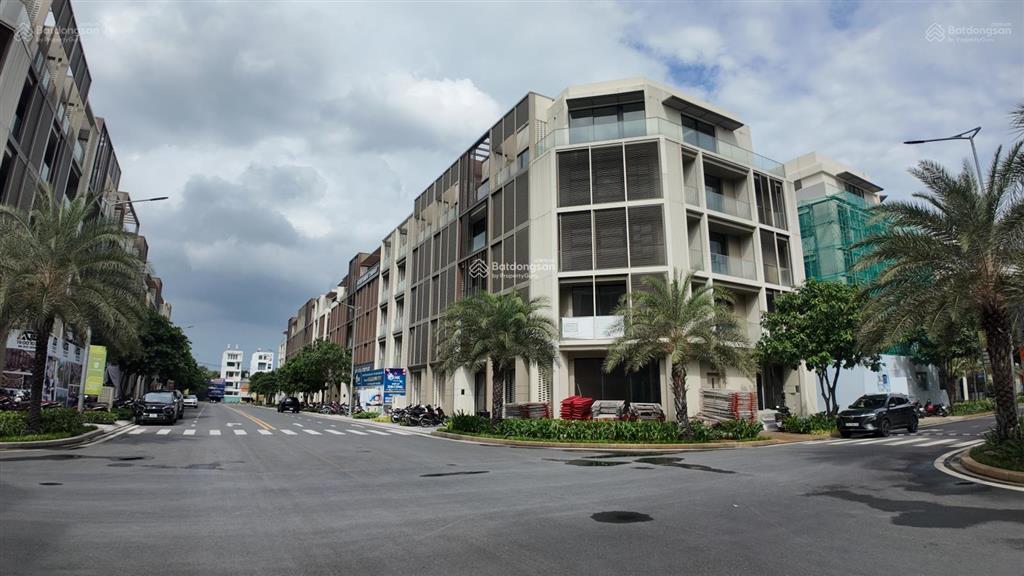 Cho thuê gấp 4 shophouse liền nhau, mt 20m the global city, đường n2 20m, 1400m2 sàn  0963 829 ***