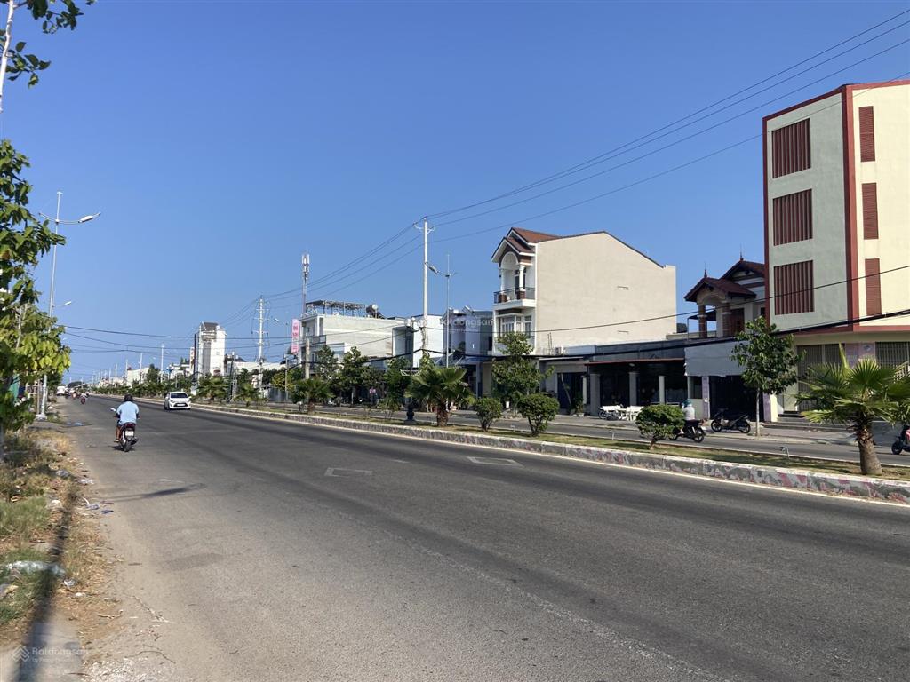 Bán đất mặt tiền đường đôi 37m thống nhất long bình. 260m2 (có 100m2 thổ cư), có sẵn kho giá tốt