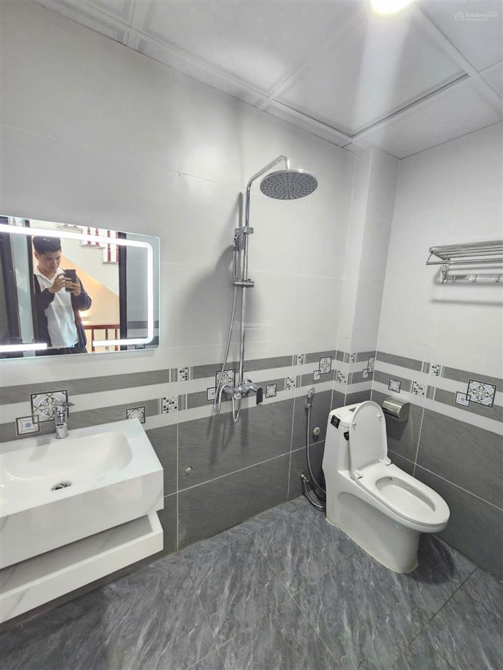 Nhà xây mới đơn lập rẻ nhất khu vực, vị trí đẹp, ngõ rộng, gần đại lộ tl nói chung chẳng chê đc gì