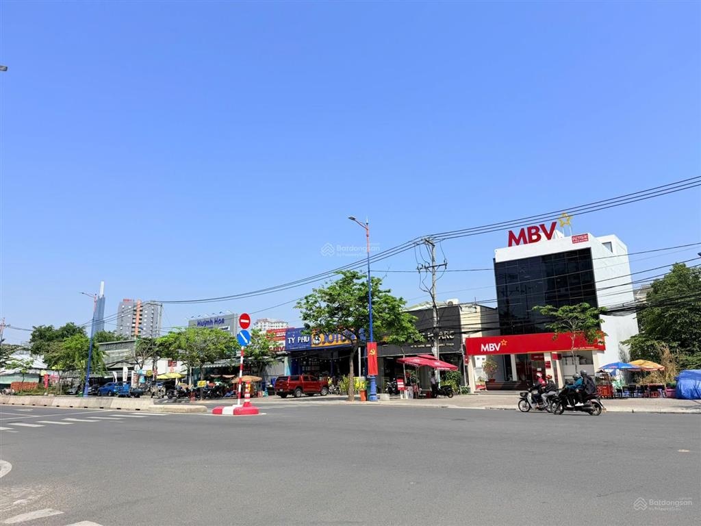 Chủ gửi bán lô đất mặt tiền lương định của  5m x 20m  cn 100m2  xây hầm 4 tầng  giá chỉ 21 tỷ