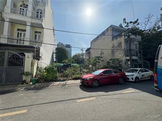 Kẹt tiền ! bán gấp lô đất ngay trần não  11 x 26m  cn 256m2 xây hầm 6 tầng giá rẻ chỉ 130tr/m2