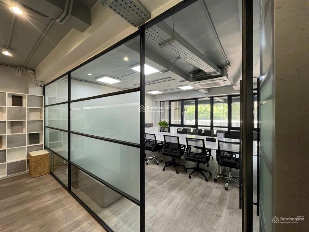 Bán tòa nhà văn phòng huy hoàng  hầm 6 tầng  7 x 18m  sàn 600m2  đường lớn  giá chỉ 38 tỷ