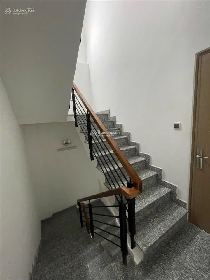 Bán tòa nhà văn phòng huy hoàng  hầm 6 tầng  7 x 18m  sàn 600m2  đường lớn  giá chỉ 38 tỷ