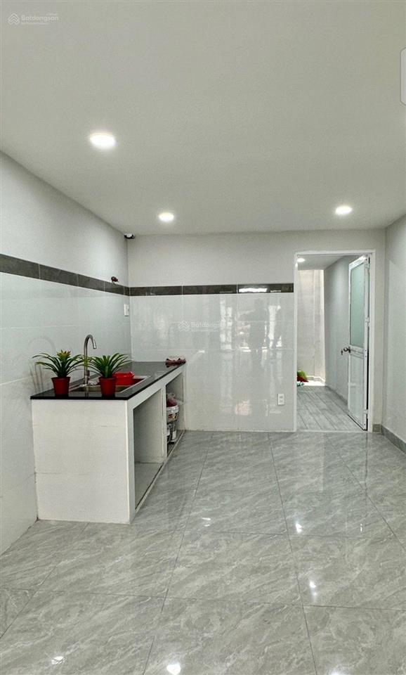 Giá sốc 3,2 tỷ  nhà gần ngã tư trung chánh