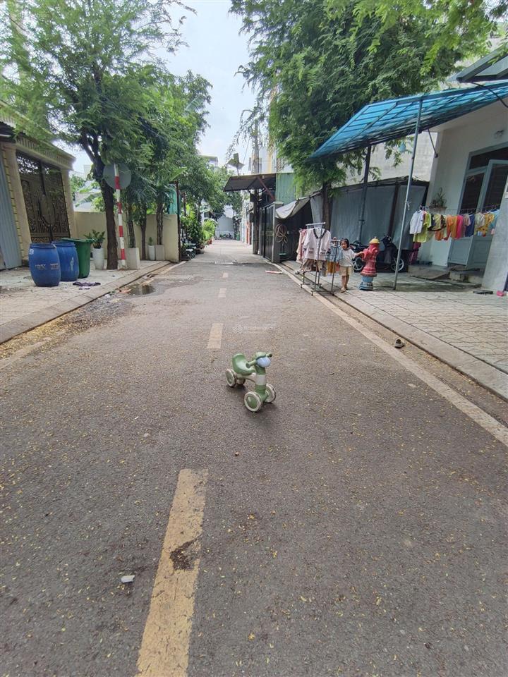 Gấp  giảm 500 triệu  nhỉnh 6tỷ  hẻm xe tải 7m  đông hưng thuận 2  4 tầng