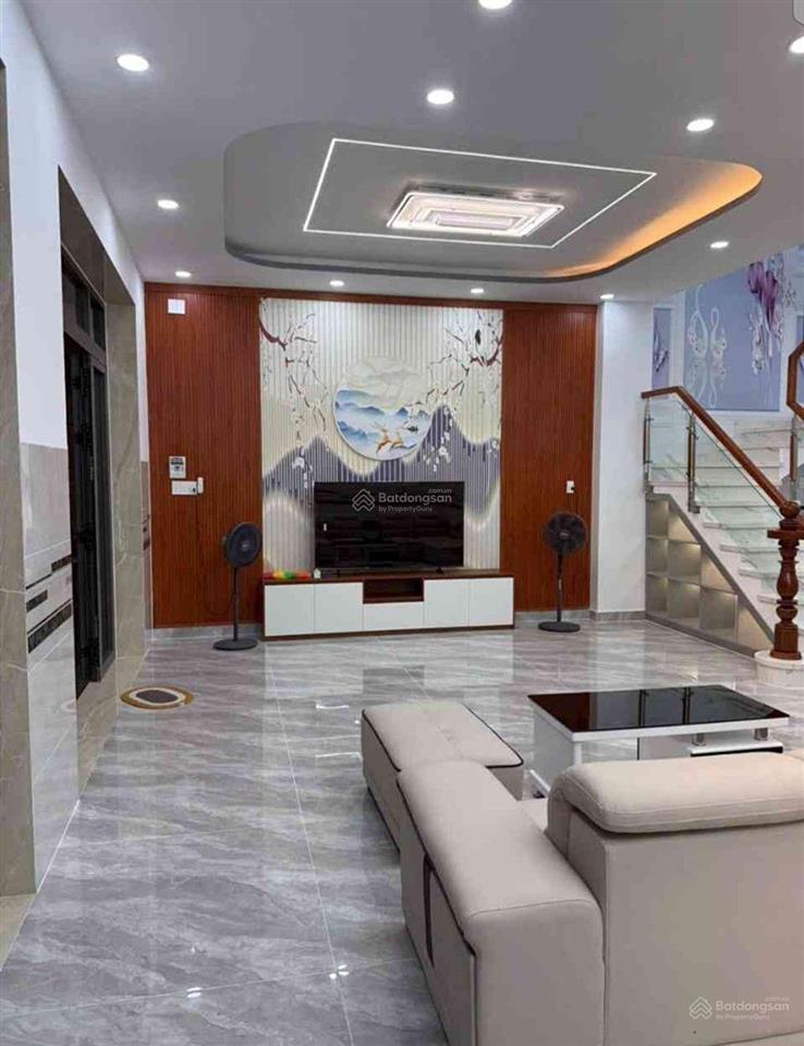 Hiếm có khó tìm nhà 2 tầng hóc môn ngang 8m, full nội thất, chỉ 5.** tỷ!