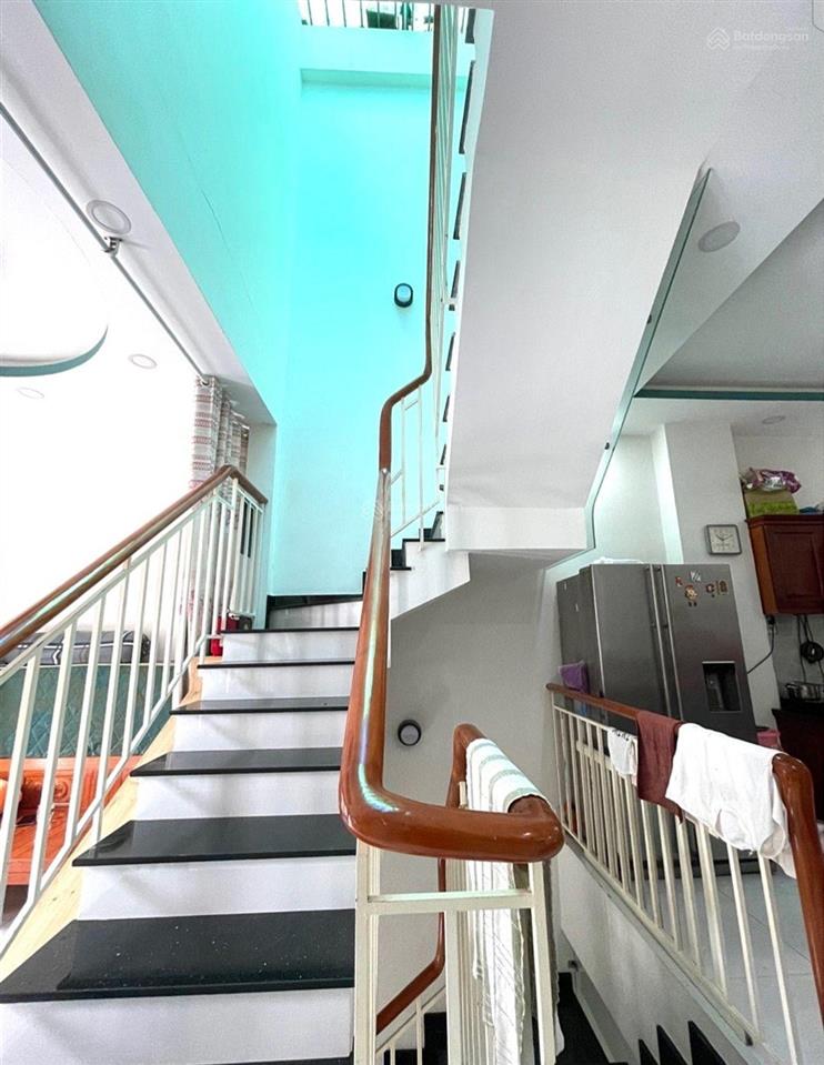 Nhà mới đẹp  ô tô ngủ trong nhà  chỉ 5,4 tỷ