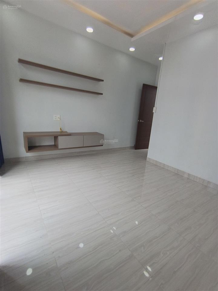 Hot quận 12 nhà 3 tầng mới, hẻm 12m có vỉa hè, sát gò vấp chỉ 5,5 tỷ!