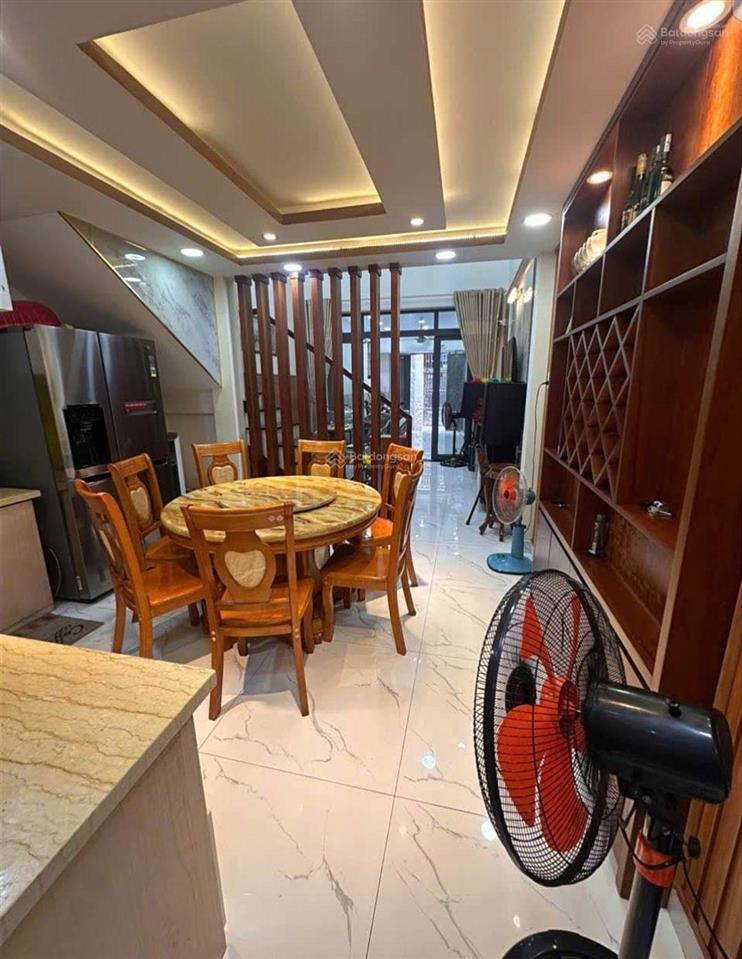 Góc hai. mặt tiền đông hưng thuận 26  2 tầng  full nội thất cao cấp  shr  chỉ 6,4 đồng