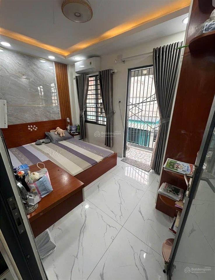 Góc hai. mặt tiền đông hưng thuận 26  2 tầng  full nội thất cao cấp  shr  chỉ 6,4 đồng