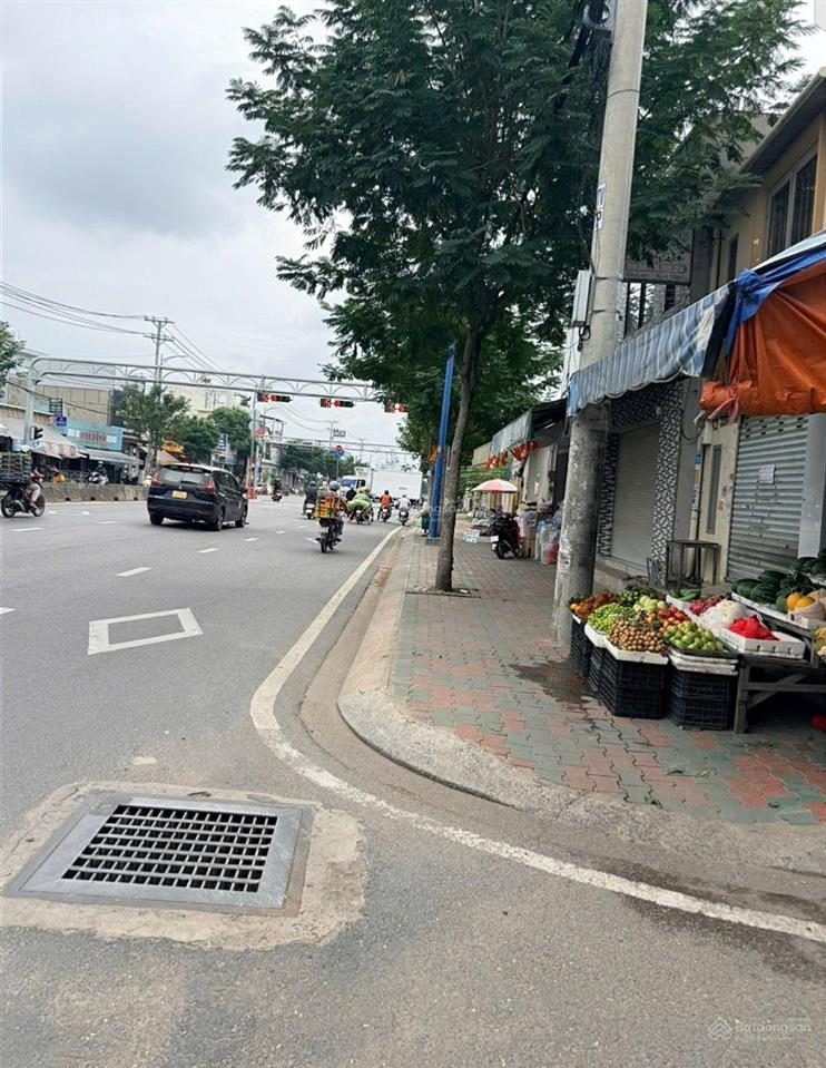 Nhà đẹp 3 tầng đặng thúc vịnh  xe hơi đậu cửa  shr  chỉ 3,45 tỷ