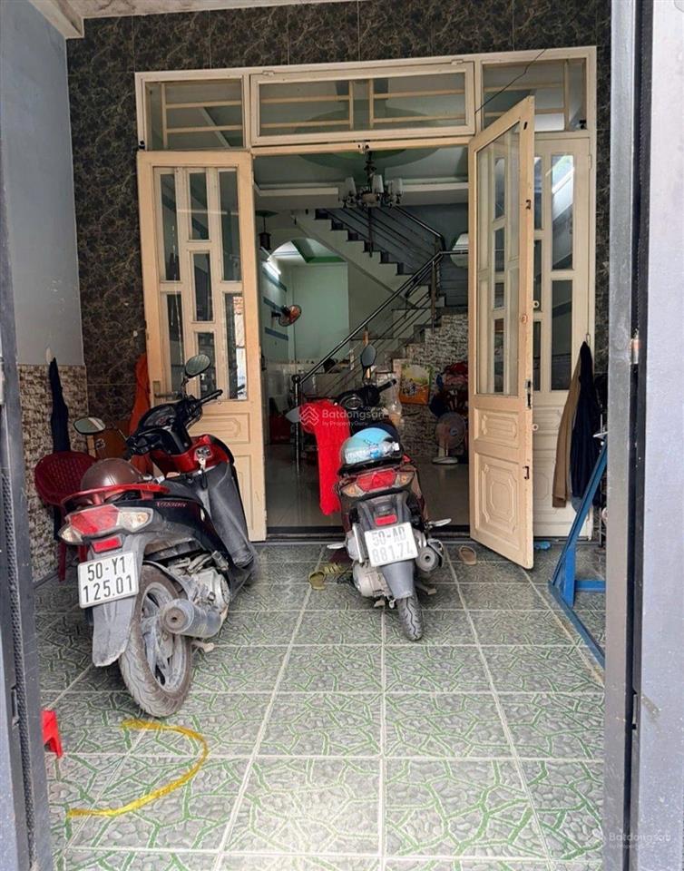 Nhà đẹp 3 tầng đặng thúc vịnh  xe hơi đậu cửa  shr  chỉ 3,45 tỷ