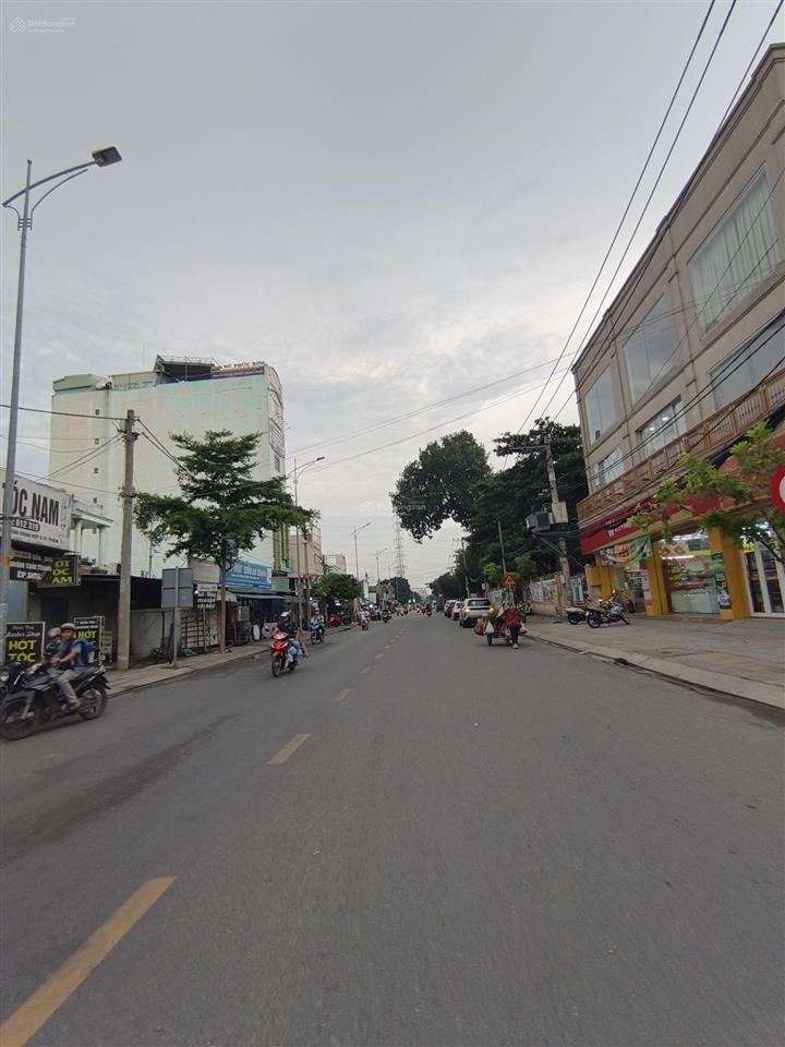 Căn bật nhất tân chánh hiệp q12, nhà đẹp 3 tầng lầu  4x16  xe tải né nhau  chỉ 6,1 tỷ