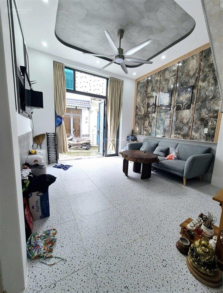 Nhà đẹp  3 tầng  hiệp thành 17  ngõ xe hơi tránh  ngay chợ giãn dân  shr  chỉ 4,39 đồng