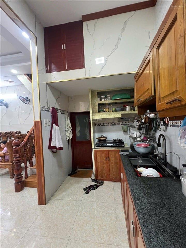 Giảm sâu 4,8 tỷ còn 3,99 tỷ nhà đẹp ở ngay tân thới hiệp  90m2  đường ô tô thông  2 tầng  shr 