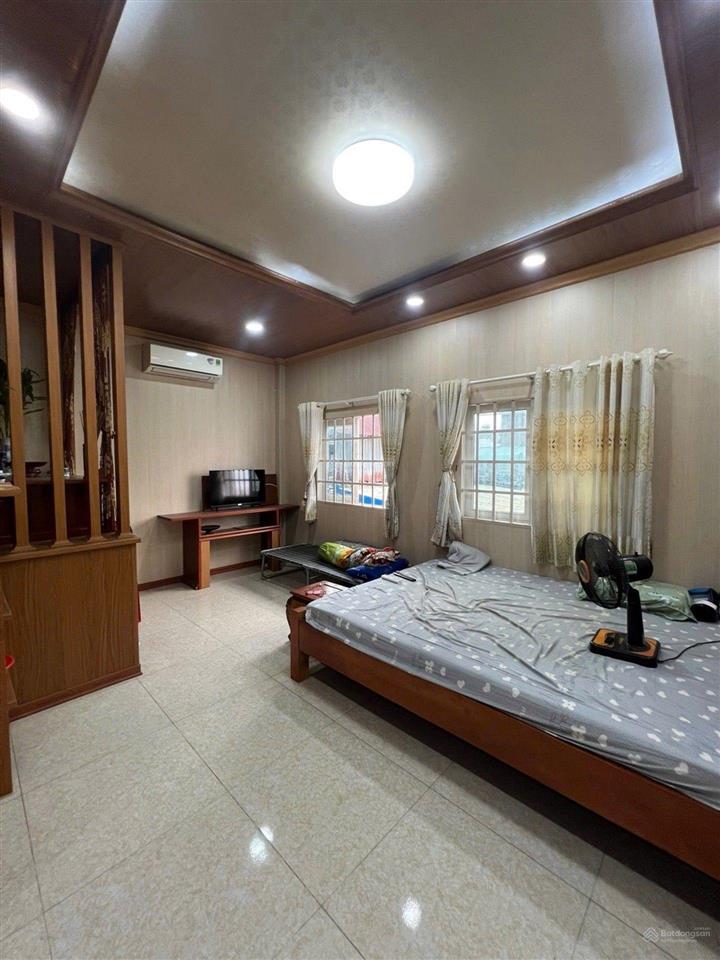 Giảm sâu 4,8 tỷ còn 3,99 tỷ nhà đẹp ở ngay tân thới hiệp  90m2  đường ô tô thông  2 tầng  shr 