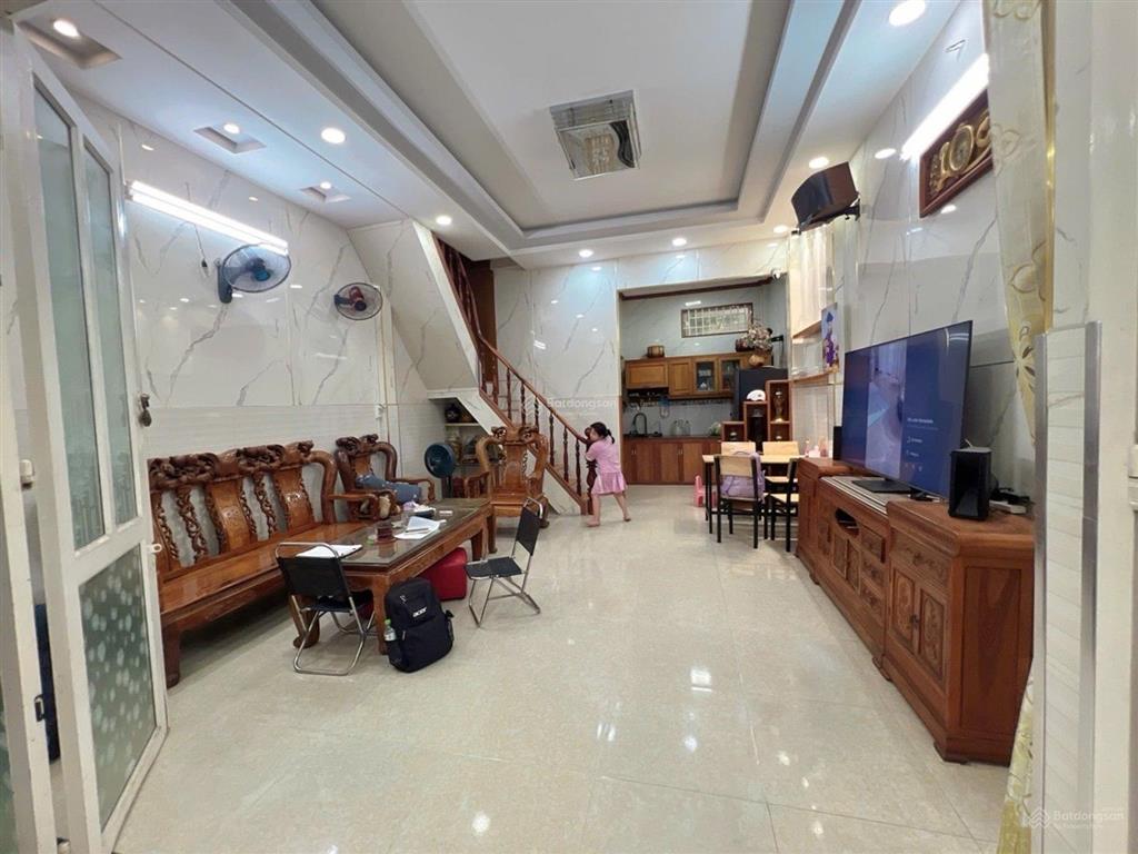 Giảm sâu 4,8 tỷ còn 3,99 tỷ nhà đẹp ở ngay tân thới hiệp  90m2  đường ô tô thông  2 tầng  shr 