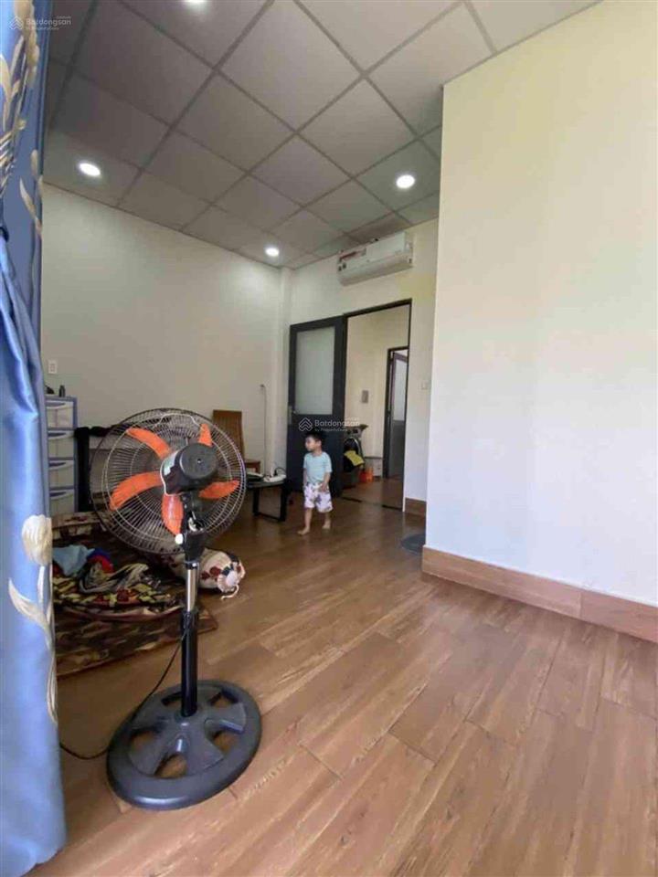 Chỉ 4,2 đồng có nhà đẹp ở ngay lê văn khương(gần chợ thiết)66m22 tầng 3 p ngủôtô nằm trong nhà