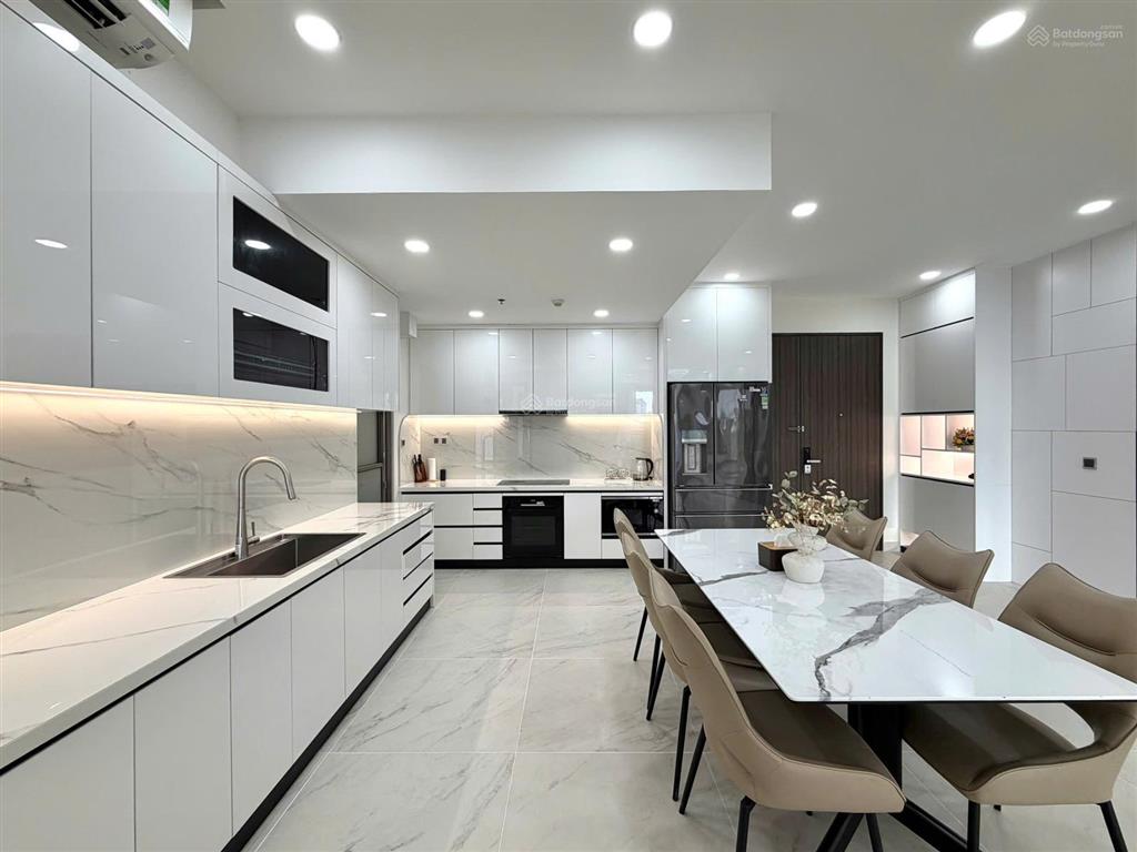 Cần bán gấp ch khu đô thị phú mỹ hưng  15 tỷ