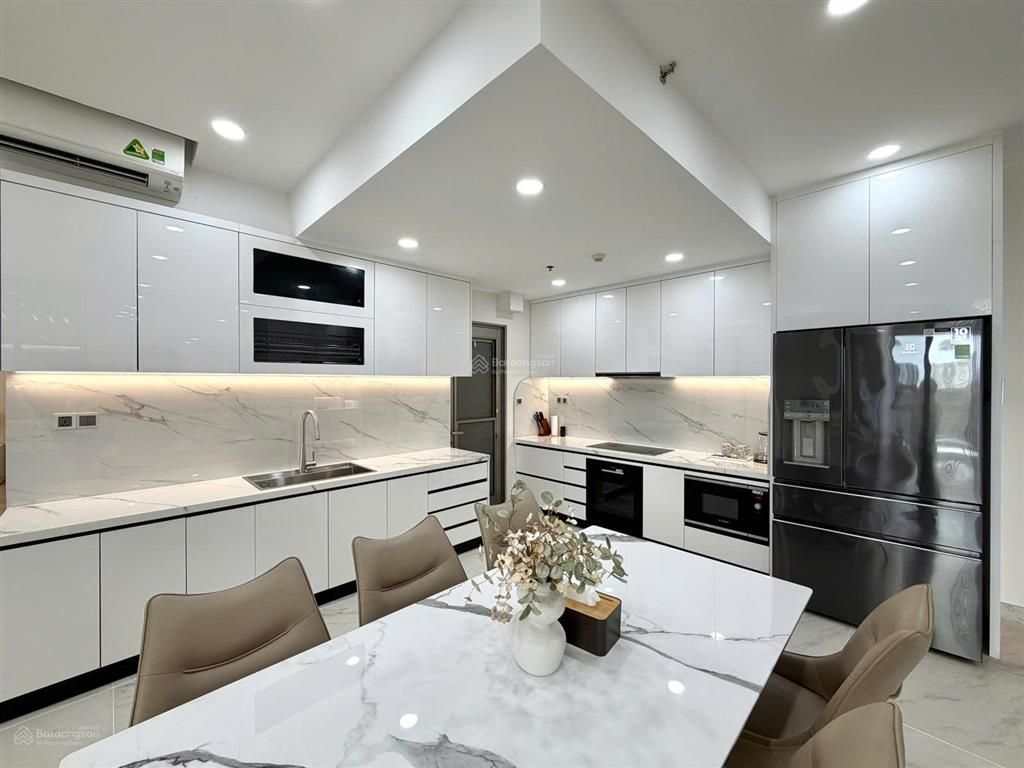 Cần bán gấp ch khu đô thị phú mỹ hưng  15 tỷ