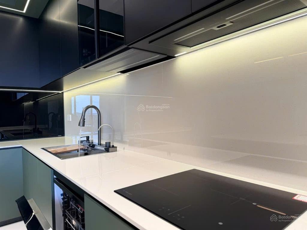 Cho thuê the infiniti riviera point 2pn 91m2  view sông cực đẹp, full nội thất