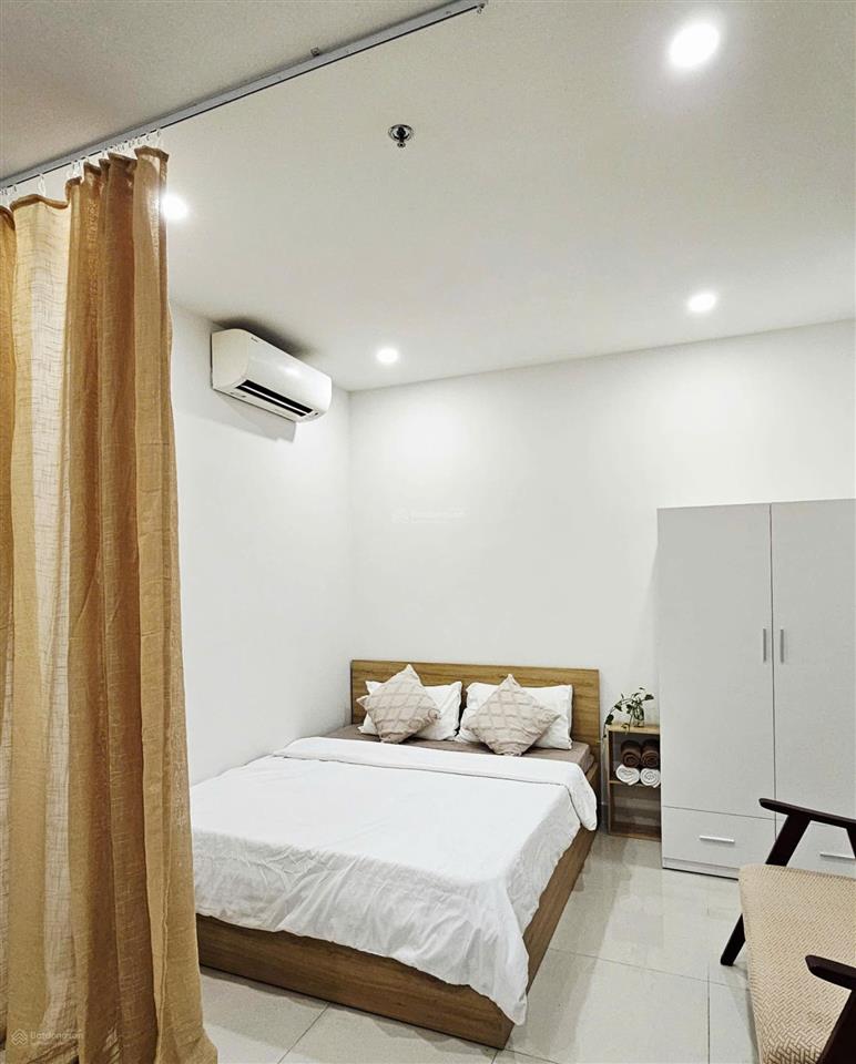 Cho thuê officetel q7 boulevard 35m2  full nội thất, ban công hướng nam  9 triệu/tháng
