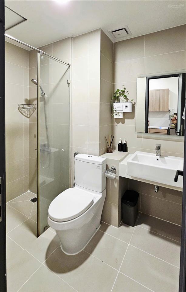 Cho thuê officetel q7 boulevard 35m2  full nội thất, ban công hướng nam  9 triệu/tháng