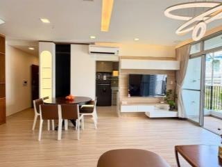 Cần bán gấp duplex star hill 151m2  3pn, nhà mới đẹp, có ô tô hầm