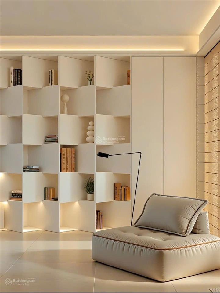 Chính chủ cần bán căn 3pn 124m  ban công đón gió tại sunrise city quận 7  đã có sổ.  0909 982 ***