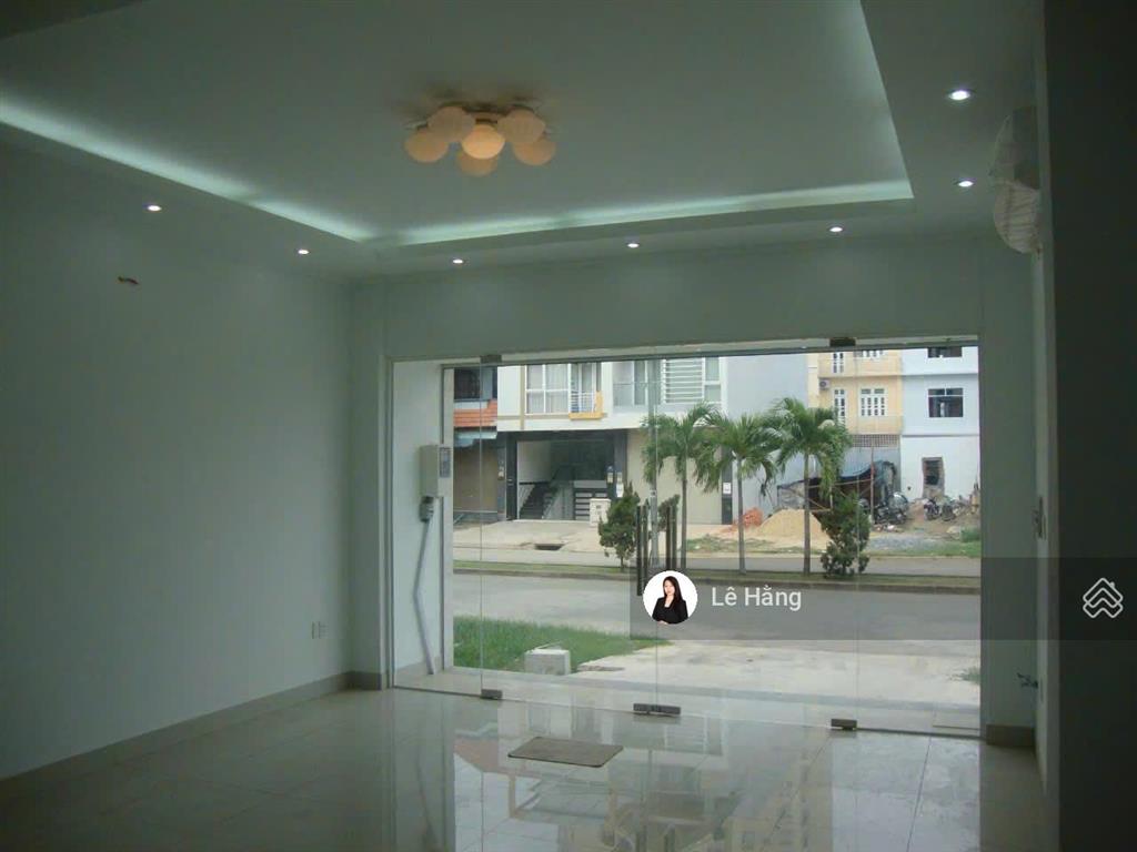 Cho thuê nhanh nhà mặt tiền nguyễn quý đức