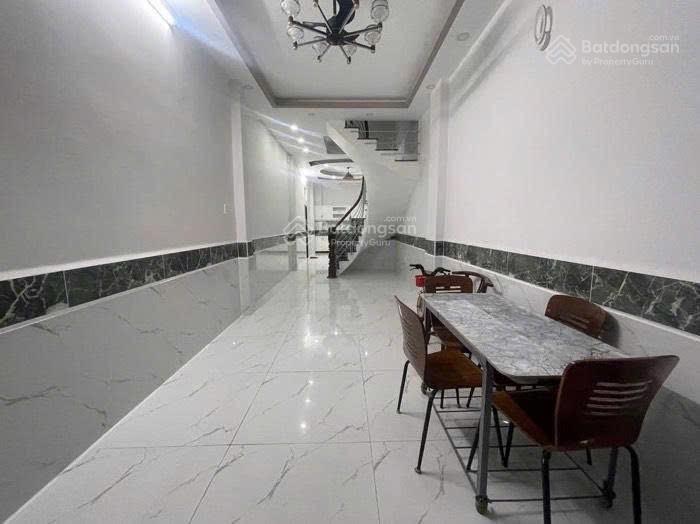 Phan đăng lưu + trần kế xương  50m2  hxh  3 tầng btct  không quy hoạch  nhỉnh 5 tỷ