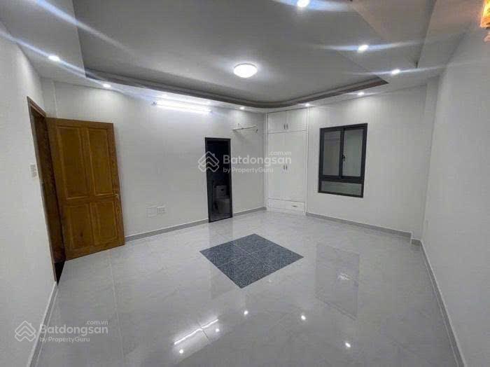 Phan đăng lưu + trần kế xương  50m2  hxh  3 tầng btct  không quy hoạch  nhỉnh 5 tỷ