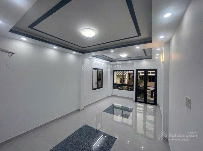 Phan đăng lưu + trần kế xương  50m2  hxh  3 tầng btct  không quy hoạch  nhỉnh 5 tỷ