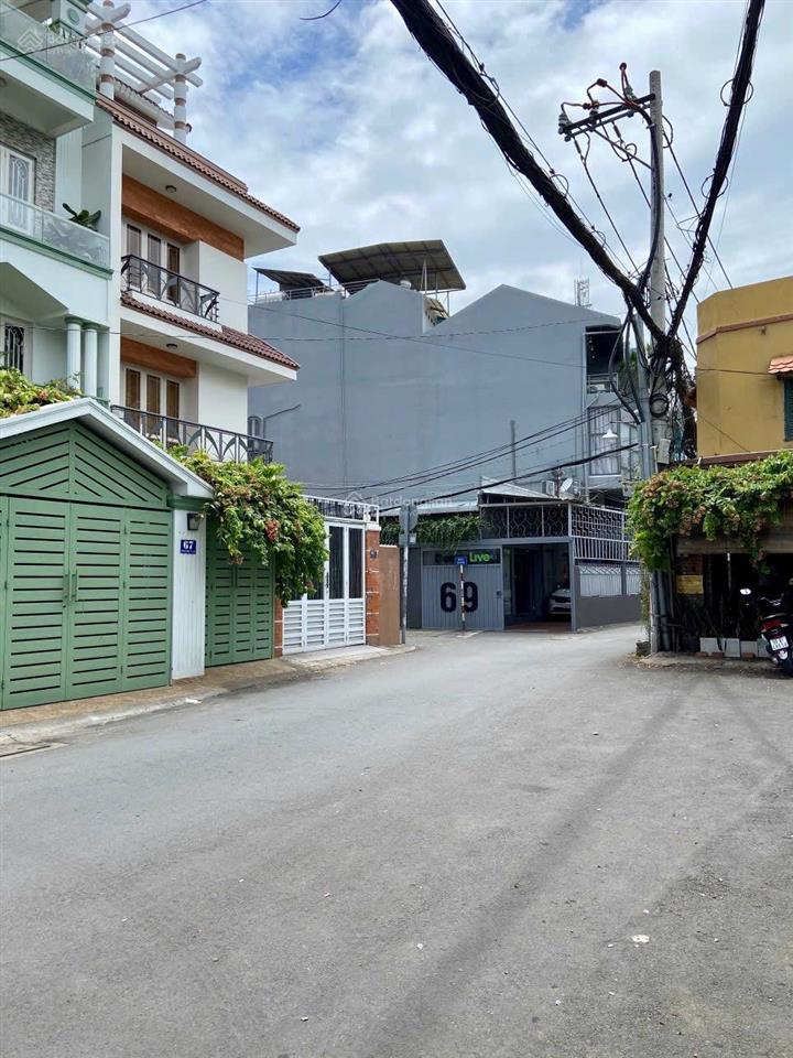 Phan đăng lưu + trần kế xương  50m2  hxh  3 tầng btct  không quy hoạch  nhỉnh 5 tỷ