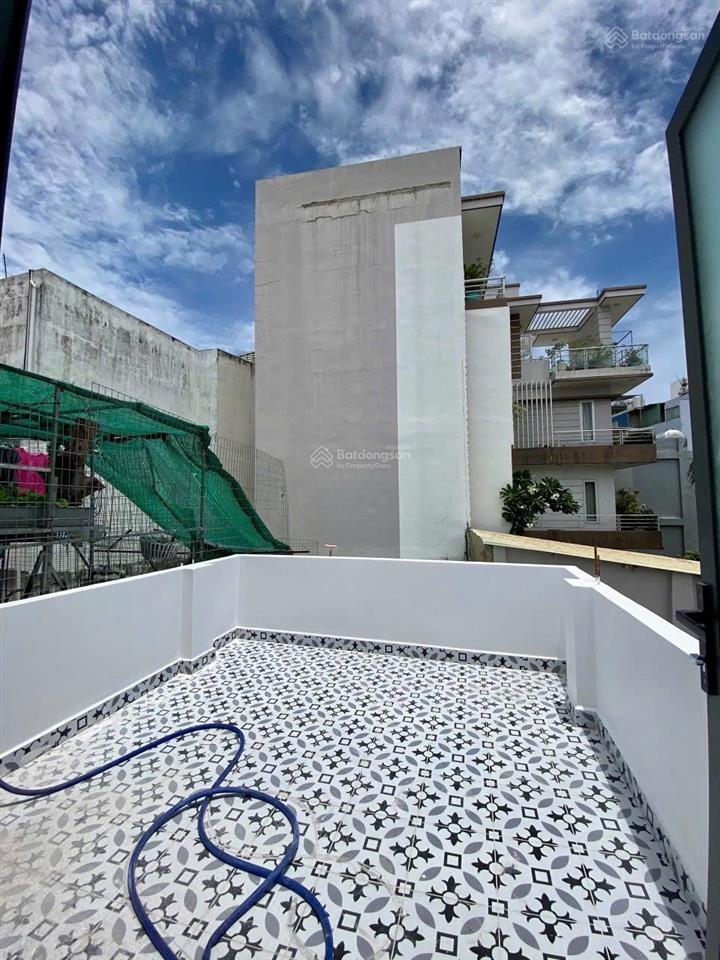 Phan đăng lưu + trần kế xương  50m2  hxh  3 tầng btct  không quy hoạch  nhỉnh 5 tỷ