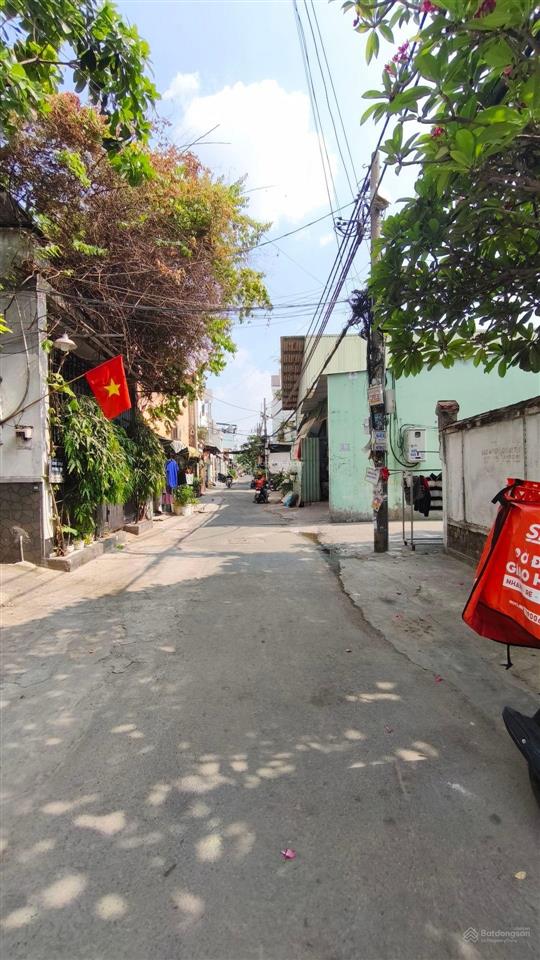 Nhà 1/ hương lộ 2 bình tân ngang lớn 6.2x17m hxh 7m shr giá chỉ 8 tỷ 99