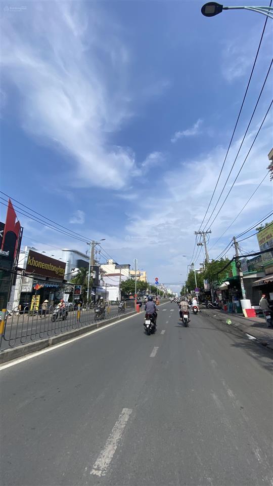 Bán gấp nhà 1/ ngay lê văn quới ngang lớn 7.5x15.8m hxh 6m thông shr có sẵn dòng tiền giá chỉ 5 tỷ