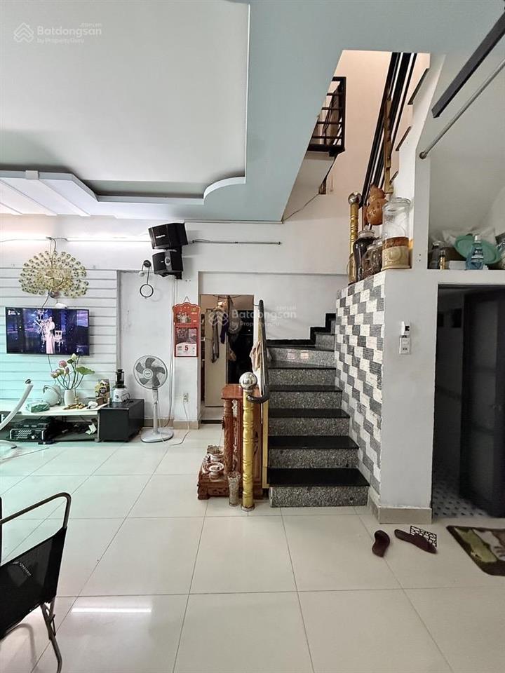 Bán nhà 1/ ngay bốn xã bình tân ngang lớn 11x8m hxh 6m thông 3 tầng shr giá chỉ 6 tỷ xíu xiu