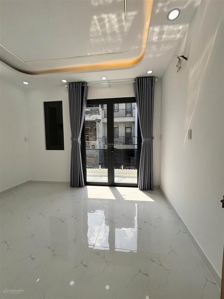 Bán nhà mặt tiền kinh doanh 4x15m 3 tầng 3pn shr mới 100% giá chỉ nhỉnh 6 tỷ
