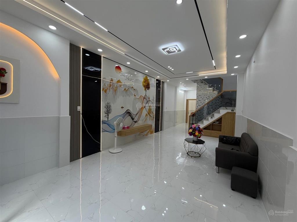 Bán nhà mặt tiền kinh doanh 4x15m 3 tầng 3pn shr mới 100% giá chỉ nhỉnh 6 tỷ