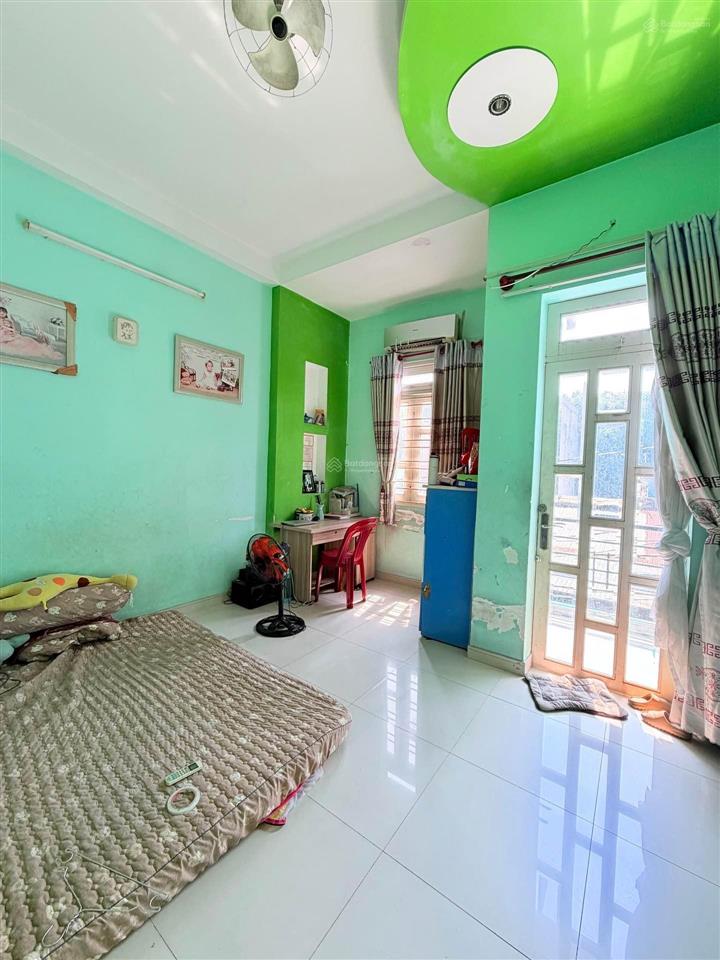 Bán nhà 1/ gần ngã tư bốn xã bình tân 4x18m hxh 6m 3 tầng 5pn shr giá chỉ 6 tỷ hơn